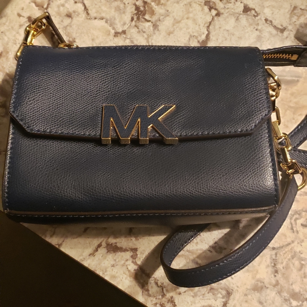 Crossbody purse